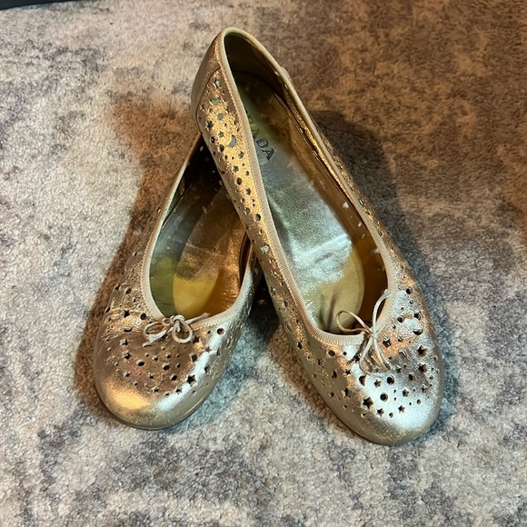 Gold Prada ballet flats  size 40 - Picture 1 of 4